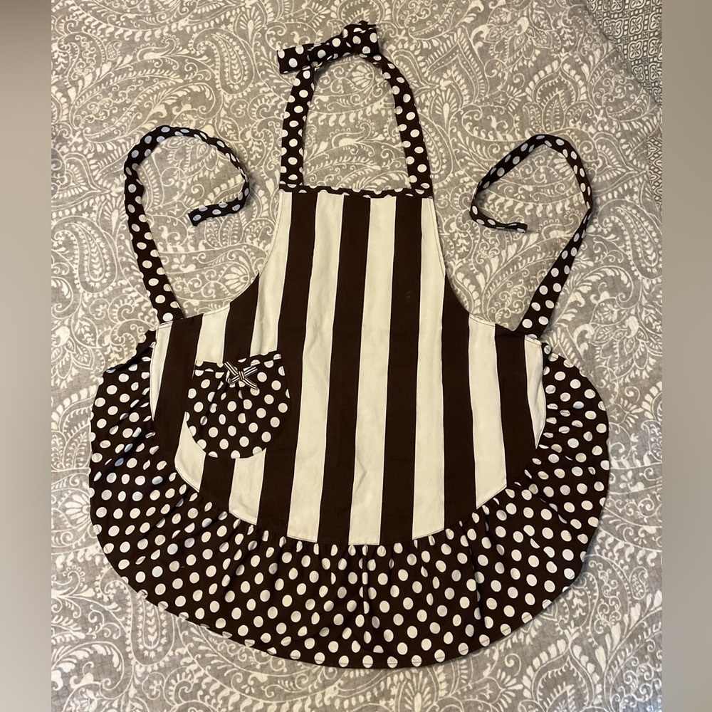 Henri Bendel Apron